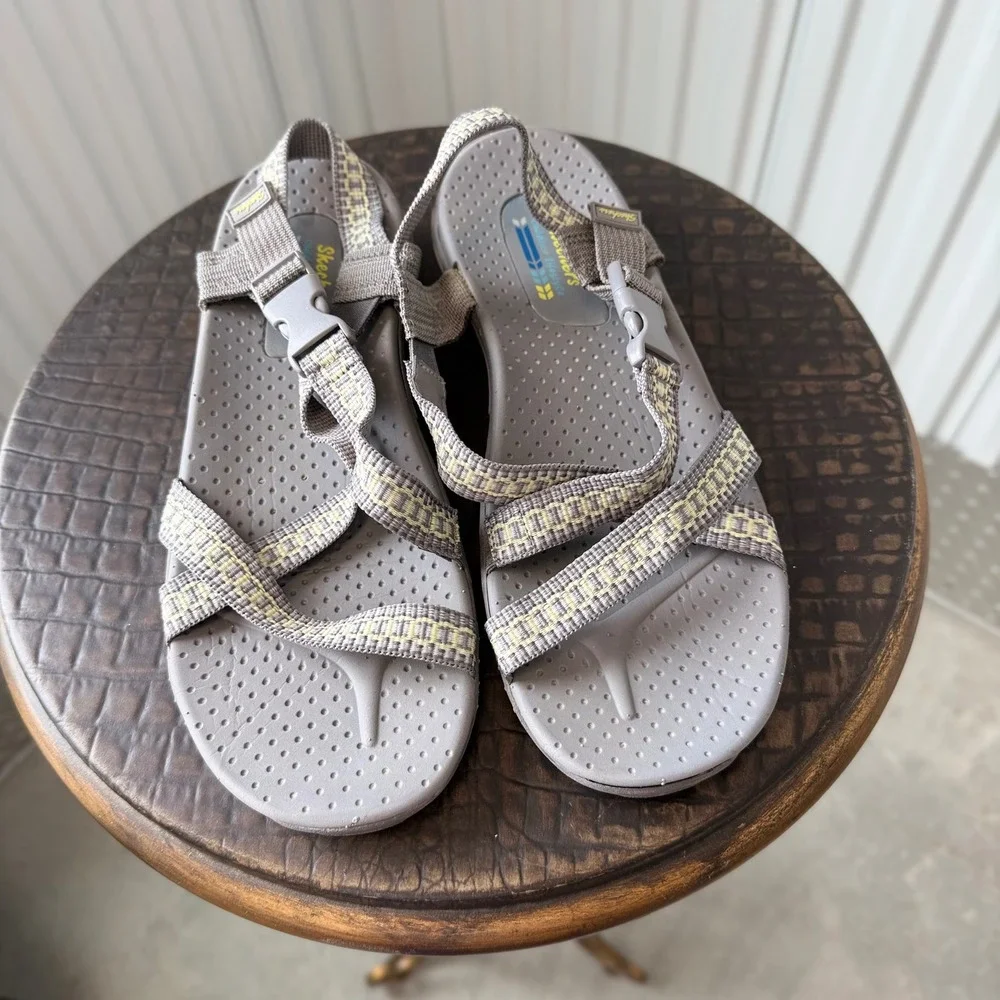 Skechers Outdoor Lifestyle Sandals Women 8 Gray Excellent Strappy Hiking Buckle